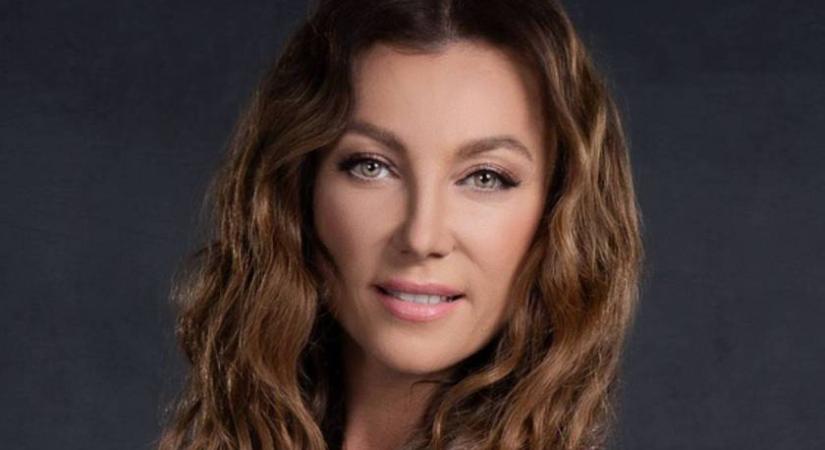 Rúzsa Magdi szendvicset majszoló hármasikrein nem győzünk mosolyogni: a szöszke Lujzit alig ismertük fel