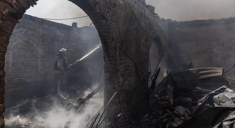 Polgári infrastruktúrát bombázott Oroszország Dél-Ukrajnában