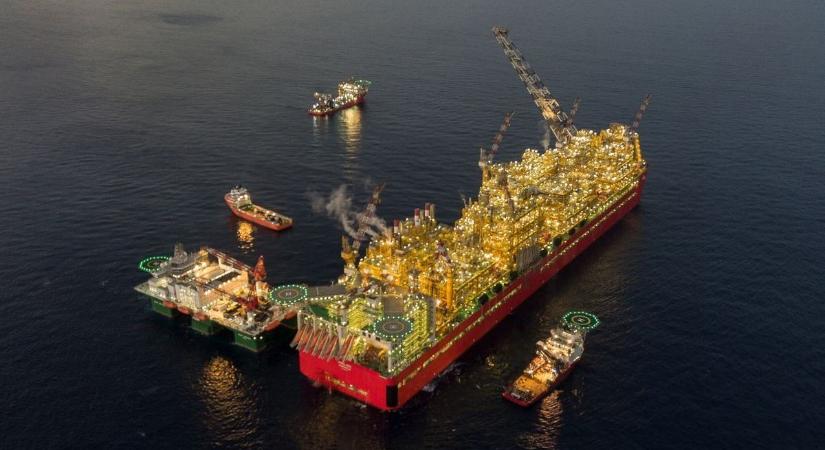 Újra próbálkozik minden idők legnagyobb hajójával a Shell