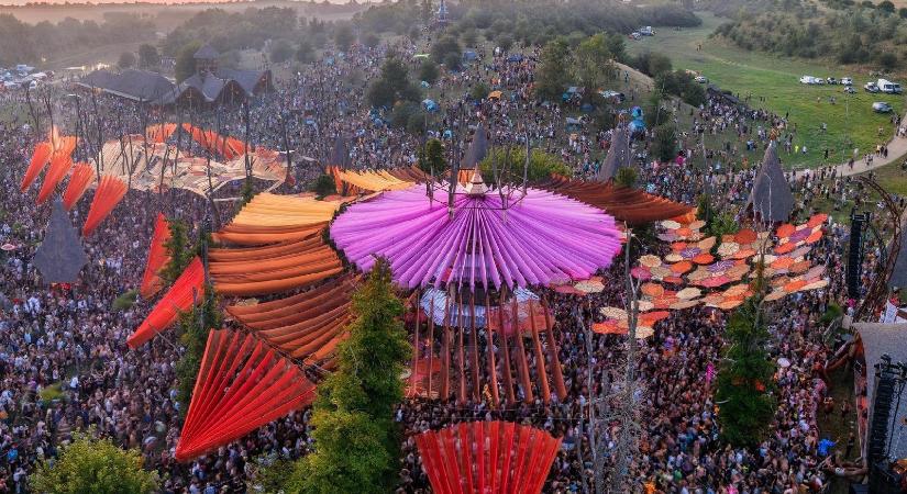 Elszabadult a pokol az Ozora fesztiválon: késsel támadtak egy férfira, életveszélyes sérüléseket szenvedett