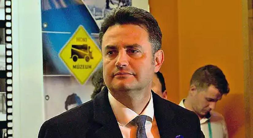 Márki-Zay Péter bocsánatot kért, de azért így is odarúgott egyet