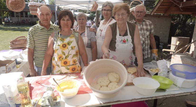 Bakonszeg, ahol a kemence a közösség szíve