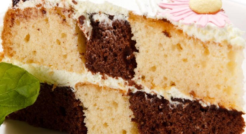 Mutatós sakktorta mascarponés krémmel töltve: egyszerűbb, mint gondolnád