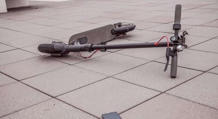 Újabb négy gyermeket szállítottak kórházba rollerbaleset miatt, az egyiküket műteni kellett