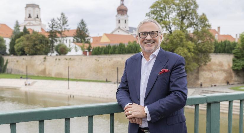 Bogisich Ferenc: Ki kell lépnünk a nemzetközi színtérre