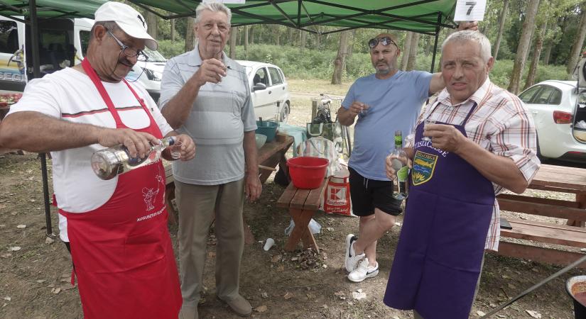 Révhez kötve: Tiszacsege ünnepe a barátságról