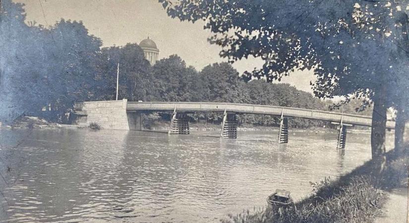 A híd, amin minden esztergomi gyerek egyensúlyozott: 114 éve tűnt el a Cifra híd
