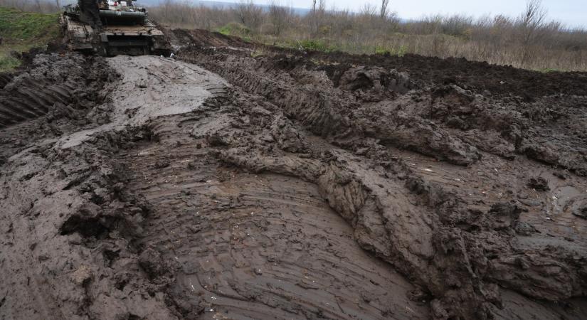 Napóleon ráfaragott, az ukránok mesterien űzik: az EU-nak is beválhat az oroszok ellen a mocsári hadviselés