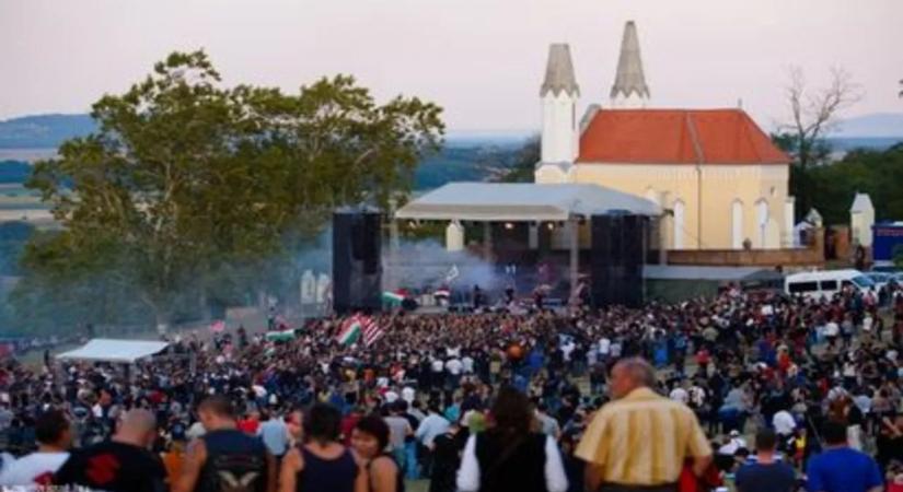 Akusztikus újdonságokkal és legendás zenekarokkal tér vissza a Sitkei Rockfesztivál