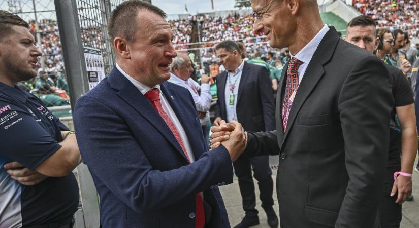 Magyar Nagydíj - Szijjártó Péter: Magyarország legnagyobb autógyárát hozza létre a Mercedes  videó