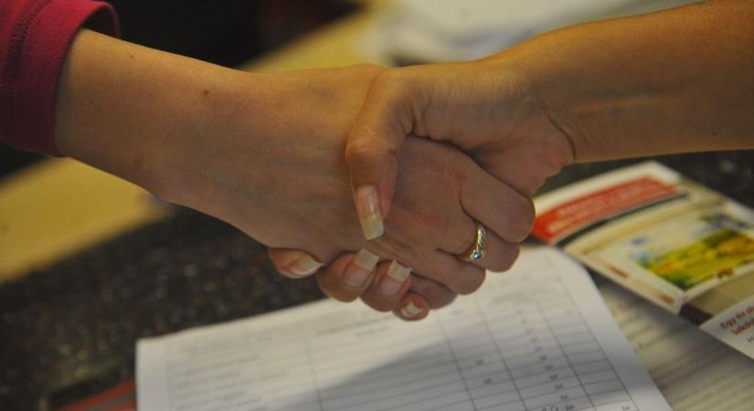 Örülhetnek a fiatalok  ezért érdemes ráhajtani az Otthon Start Programra