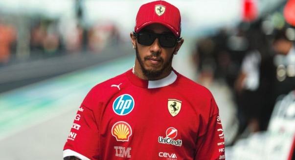 Hamilton: Sok minden zajlik a háttérben, ami… ami nem jó