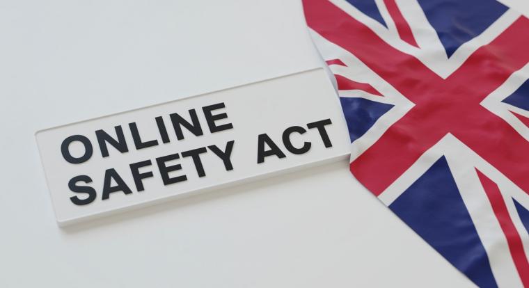 Hatályba lépett az új brit életkor-ellenőrzési törvény, rögtön meg is ugrott a VPN-felhasználók száma