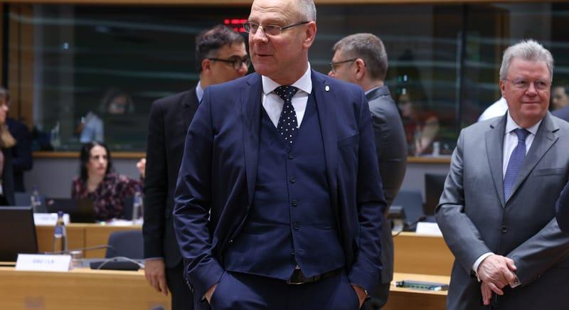 Navracsics Tibor kikérte magának, hogy romaellenes volna az önazonossági törvény