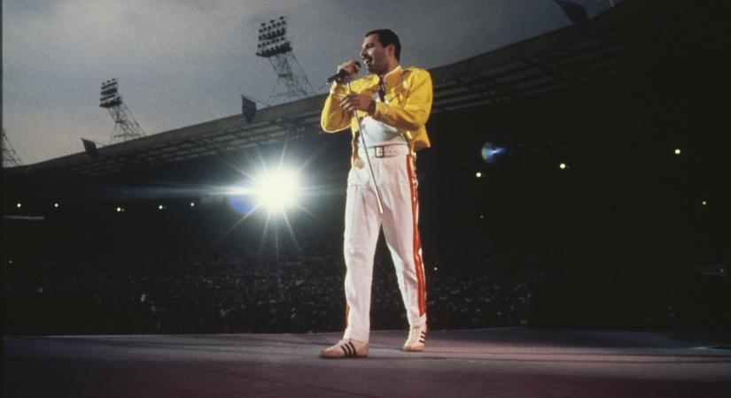 Fotókiállításon tekinthetők meg a '86-os budapesti Queen-koncert sosem látott pillanatai