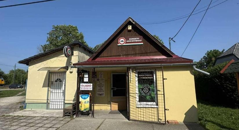 Trafikot árulnak az apró szigetközi településen