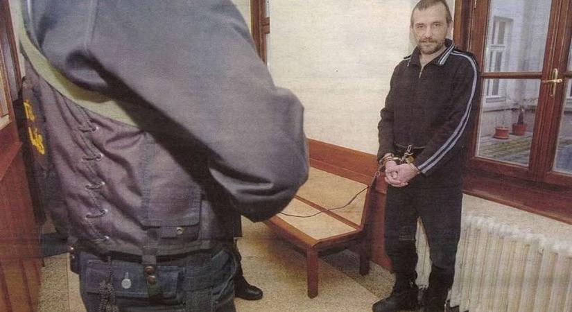 Különös kegyetlenséggel végzett áldozataival a sorozatgyilkos