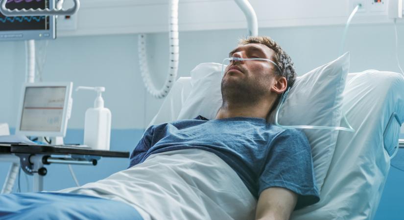 Azt hitte, az edzéstől fáj a válla, de kiderült, ritka rákbetegségben haldoklik a 30 éves férfi