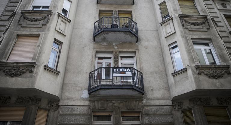 Tíz év alatt három autó árával nőttek a lakásárak Magyarországon