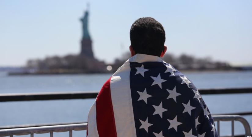 USA: Tömegesen menekülnek a családok a republikánus államokba