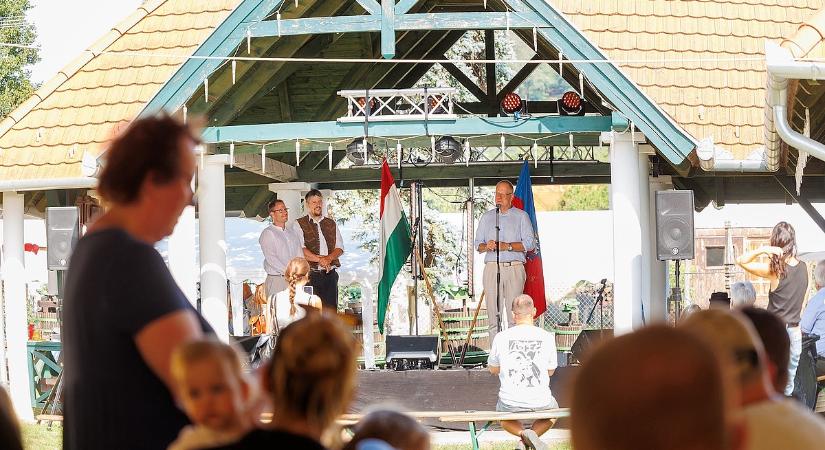 Navracsics Tibor kikérte magának a vádakat