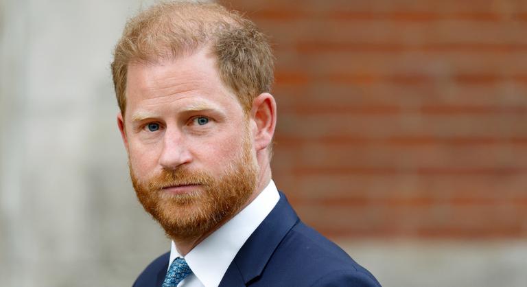 Egy új életrajzi könyv szerint Harry herceg véresre verte András herceg orrát egy családi összejövetelen
