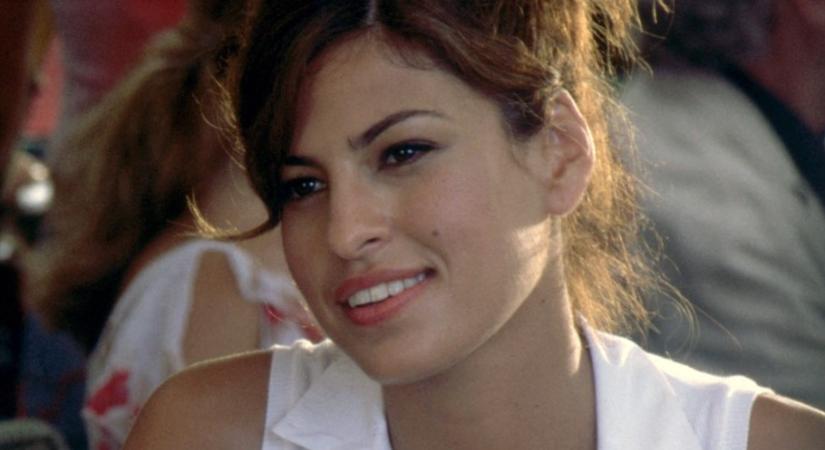 Mi illik a kandalló fölé? Parázsvita Eva Mendes kandallója körül