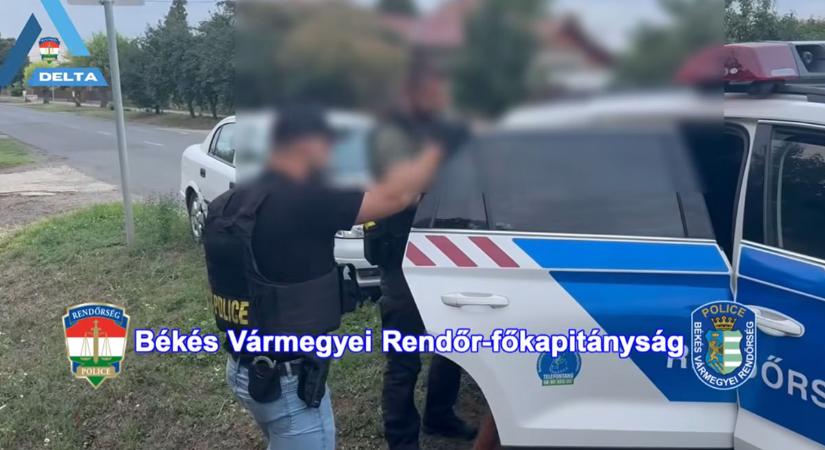 Kábítószer-kereskedők buktak le Békésben, 12 gyanúsított rendőrkézen