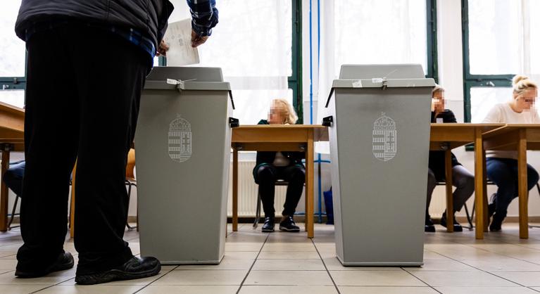 Itt az egyik felmérés, ami alapján Orbán Viktor azt állította, megnyernék a választást