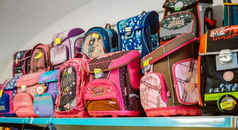 Iskolatáska ingyen Zalában: mutatjuk, kik kaphatják