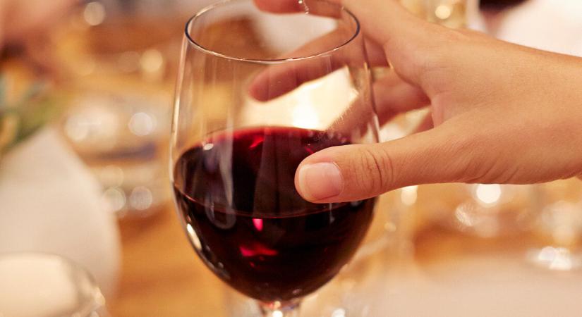 Az alkohol újabb káros hatására derült fény – egy ritkán emlegetett daganat kockázatát is növeli