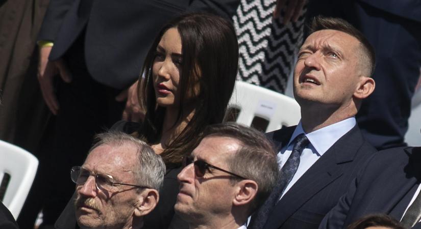 Hadházy Ákos szerint 15 millió forintos nyaklánccal ment étterembe Rogán Barbara
