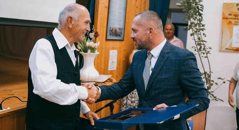 Díszpolgárt avattak a falunapon, elismerést kapott Répceszemere egykori polgármester - fotók