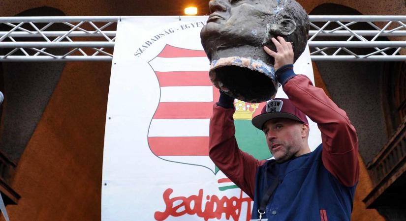 Dopeman: Orbán Viktor világi király, Magyar Péter a gyűlölet pápája