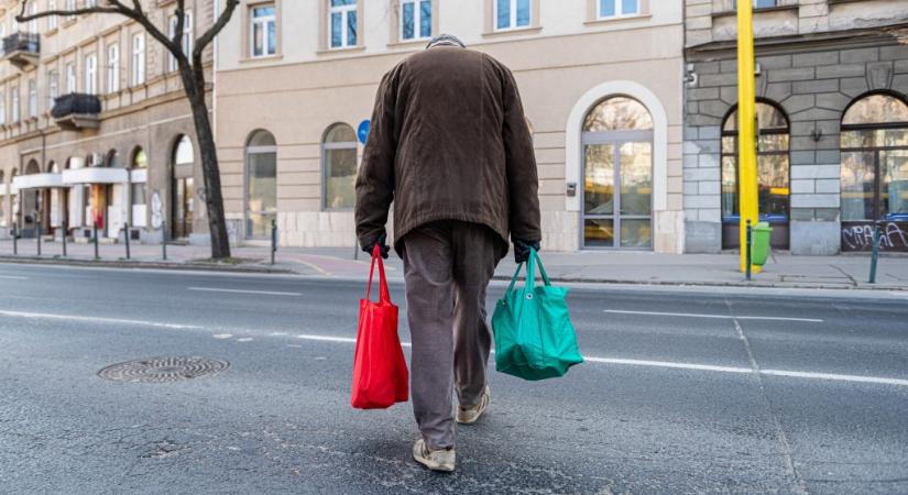 450 ezer kisnyugdíjas ügyében kezdeményez népszavazást a Nyugdíjas Parlament