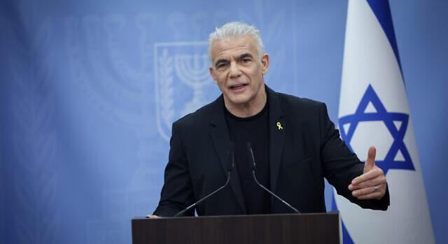 Lapid: Ha a kormány „jogszerűtlenül” elbocsátja a legfőbb ügyészt, a Jes Atid a Legfelsőbb Bírósághoz fordul