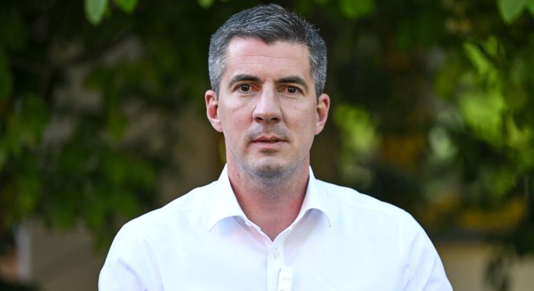 Jönnek a reakciók Magyar Péter petíciójára: „Az öv visszakerült már a nadrágra, Peti?”