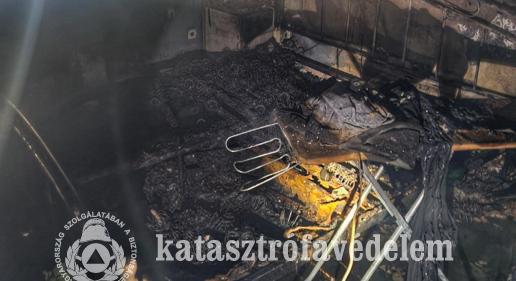 Lakóházban és szabadtéren keletkeztek tüzek, több baleset is történt a hétvégén és cicát is mentettek