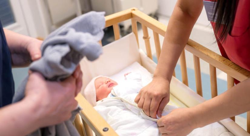 Válság a magyar szülészeteken, már a magánkórházaknál is megállt a bővülés