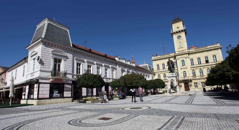 Negyedmillió euróból újítja fel a város a komáromi sportcsarnokot