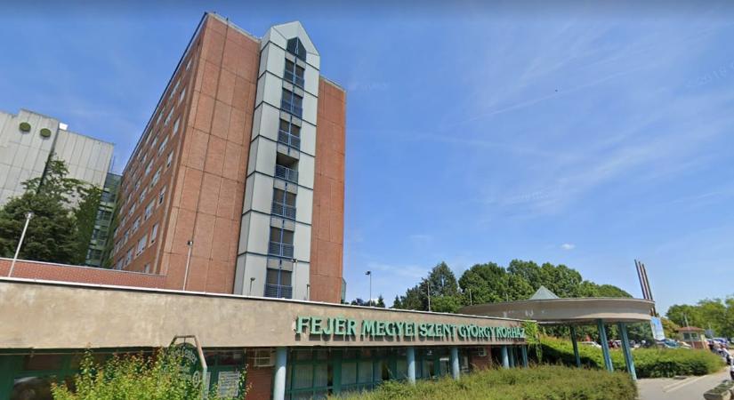 Nem volt víz, palackos ásványvízzel kellett leöblíteni a WC-t a székesfehérvári kórház szülészetén