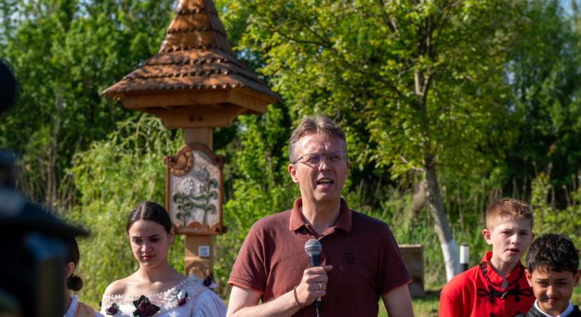 Ez bizony ötös! – A tudomány, a kultúra, a sport, a kereszténység és a magyarság is jelen van az Erzsébet-táborokban