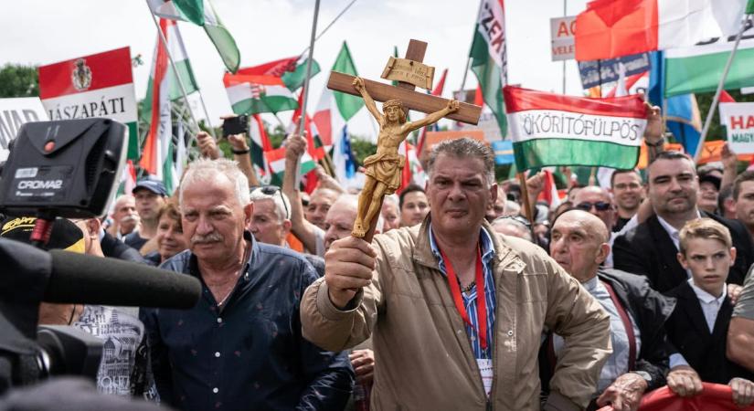 Védjegyként jegyezteti be a Békemenet nevet a CÖKA