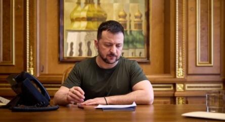 Zelenszkij szankciókat vetett ki az ideiglenesen megszállt területeken ukrán erőforrásokat eltulajdonító személyek ellen