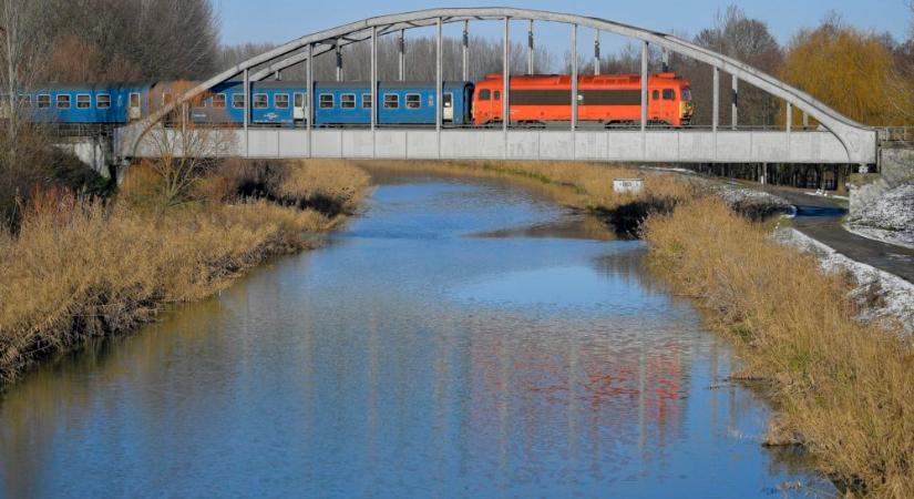 Megkezdődött a Debrecen-Balmazújváros vasútvonal fejlesztésének második üteme