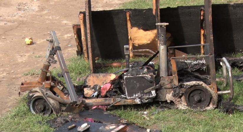 Lakhatatlanná vált – 14 személy élt a kigyulladt házban Zalakomárban