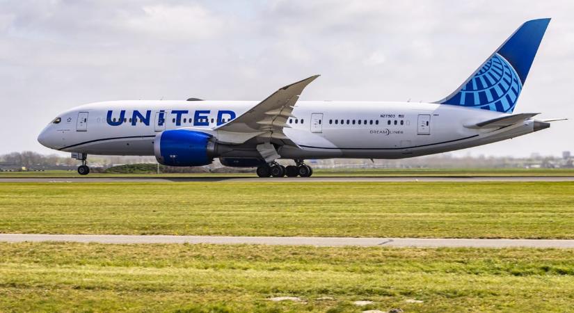 A pilóta vészjelzése után kényszerleszállást hajtott végre egy United Airlines-járat Washingtonban 230 emberrel a fedélzetén
