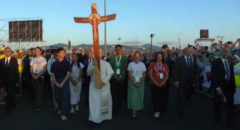 XIV. Leó pápa arra szólította fel a fiatalokat, hogy építsenek emberségesebb világot