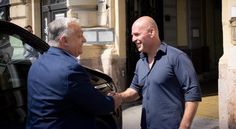 “Nem bírnak velünk” – Orbán Viktor a fejrugdosást is megbeszélte Dopemannel