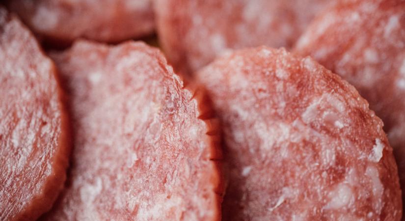 Problémás szalámi miatt tettek bejelentést: senki ne egyen belőle